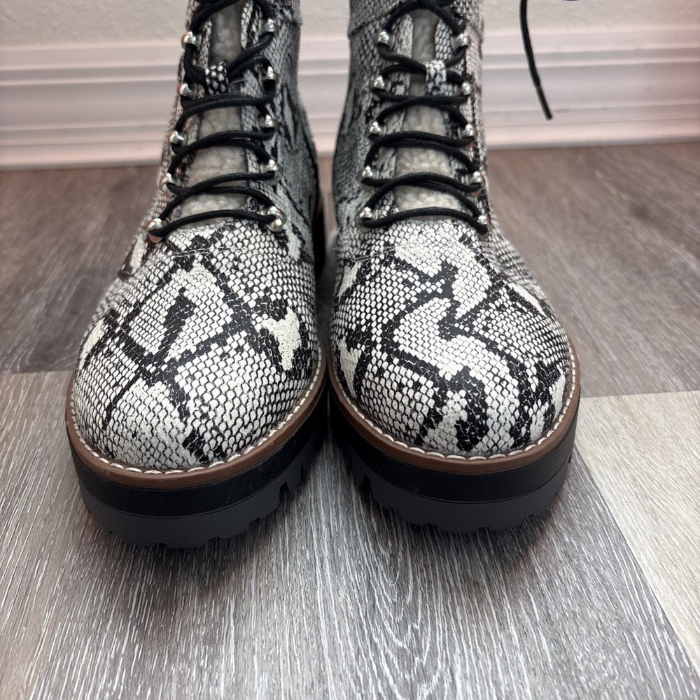 Crown & Ivy NAOMI Snake Print Textile/Fur Trim Lace Up/Zip Ankle Boots Size 9 - Picture 5 of 12